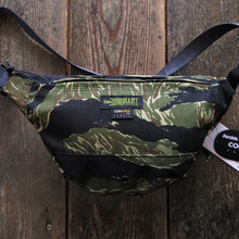 画像をギャラリービューアに読み込む, 【BALLISTICS/バリスティクス】Funny Pouch カモ・スペクトラ