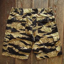 画像をギャラリービューアに読み込む, 【BUZZ RICKSON'S/バズリクソンズ】GOLD TIGER PATTERNS SHORTS