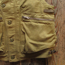画像をギャラリービューアに読み込む, 【FREEWHEELERS/フリーホイーラーズ】“SPEED ENGINEER” SLEEVELESS COAT KHAKI