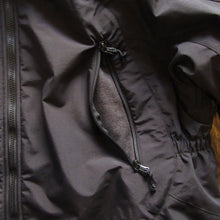 画像をギャラリービューアに読み込む, 【FREEWHEELERS/フリーホイーラーズ】“ALL AROUNDER” UTT HARD SHELL JACKET BLACK