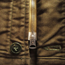 画像をギャラリービューアに読み込む, 【FREEWHEELERS/フリーホイーラーズ】“DECK WORKER JACKET” DARK KHAKI GREEN
