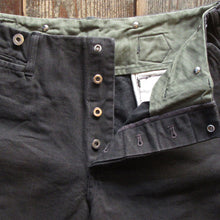 画像をギャラリービューアに読み込む, 【FREEWHEELERS/フリーホイーラーズ】“STEVEDORE” TROUSERS YARN-DYED INK BLACK
