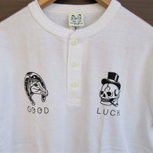 画像をギャラリービューアに読み込む, 【SIRANO BROS/シラノブロス】5.6oz Henley-Neck T-shirts “GOOD LUCK”
